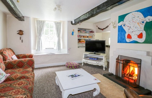 Borrowdale Cottage | SHEPHERD'S COTTAGE, pet friendly, with open fire in Keswick