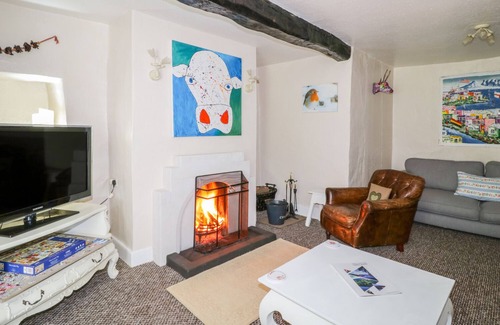 Borrowdale Cottage | SHEPHERD'S COTTAGE, pet friendly, with open fire in Keswick