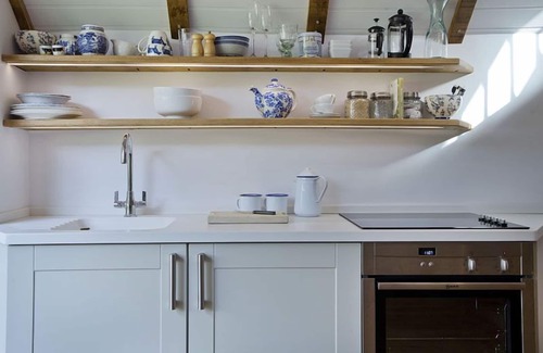 Chichester Cottage | Shepherds Barn