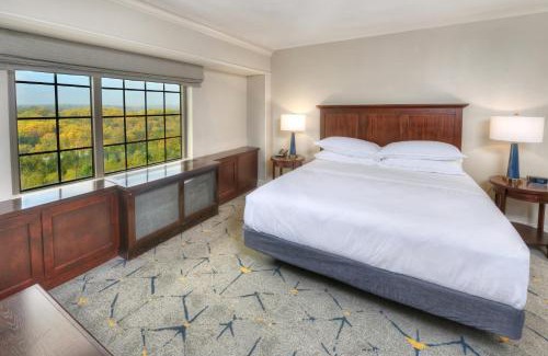 Linthicum Heights Hotel | Sheraton Baltimore Washington Airport - BWI