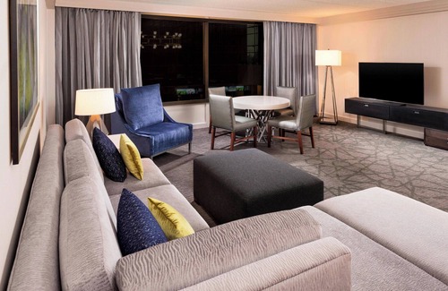 Bloomington Hotel | Sheraton Bloomington Hotel
