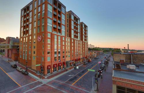 Downtown - Waterfront Hotel | Sheraton Duluth Hotel