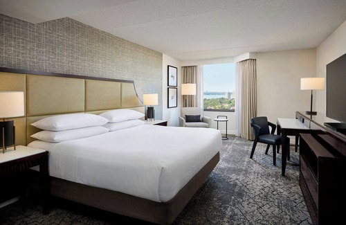 Central Hamilton Hotel | Sheraton Hamilton Hotel