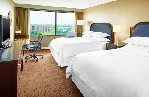Lisle Hotel | Sheraton Lisle Naperville Hotel