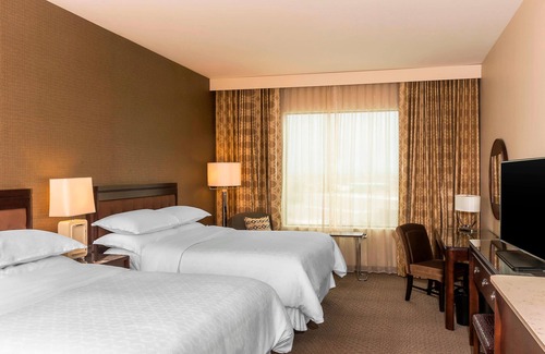 Mesa Grande Hotel | Sheraton Mesa Hotel at Wrigleyville West