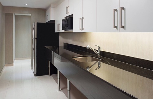 Richmond Hill Hotel | Sheraton Parkway Toronto North Hotel & Suites