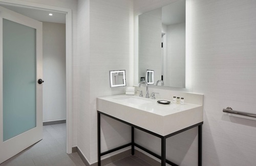 Reston Hotel | Sheraton Reston Hotel