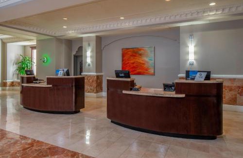 Survey Creek Hotel | Sheraton Suites Fort Lauderdale at Cypress Creek