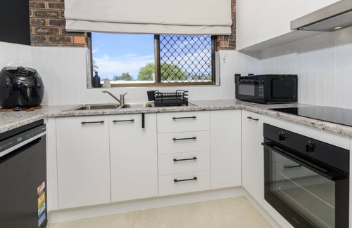 Bongaree Apartment | SHERIDAN BY THE SEASHORE