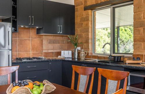 Sherwood House | Sherwood Cottages -Grey Gum- Great Family Unwind