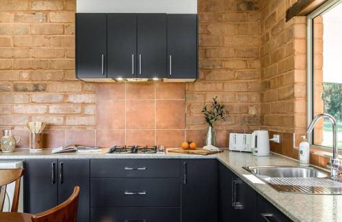 Sherwood House | Sherwood Cottages -Grey Gum- Great Family Unwind