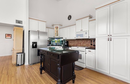 Palm Harbor House | SHERWOOD LAKES UNIT B ON THE PINELLAS TRAIL AND CLOSE TO BEACH