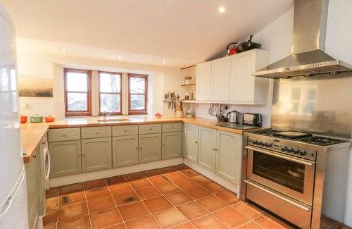 Cracoe Cottage | SHIERS FARMHOUSE, character holiday cottage, with open fire in Cracoe