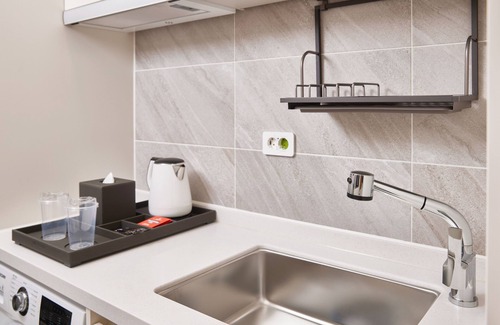 Yeongdo Hotel | Shift Door Residence Hari