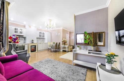 Nizhnyaya Maksakovka Apartment | Шикарная студия с отдельной спальней.