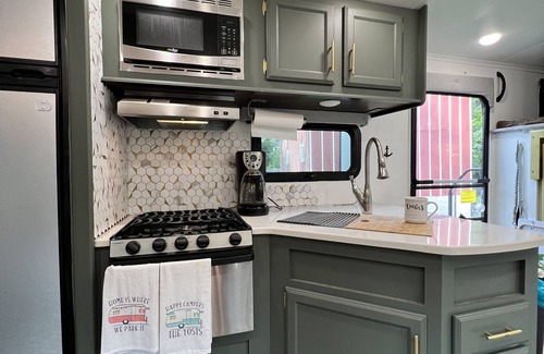 Davidsonville House | Shiloh Acres Farmhouse RV Stay