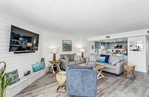Pensacola Beach Condo | Shine Bright at Starboard Light! Stunning condo located next to the water!
