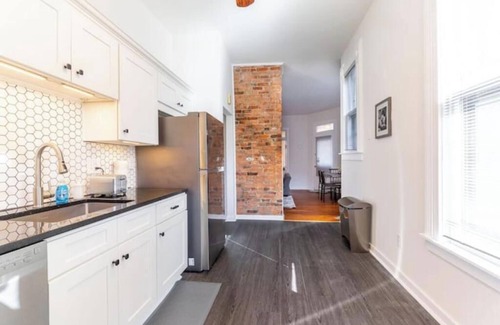 University District Apartment | Shine Retreat - Private parking - Newly Reno - OSU