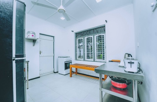 Kathaluwa House | Shinestar Villa Mirissa Sri Lanka – 3 Bedroom Retreat -Walk to Beach