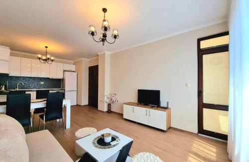 G.K. Bratya Miladinovi Apartment | Shining Bright Apartment in Burgas