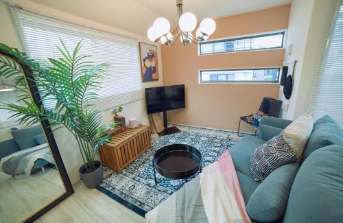 Okubo Villa | Shinjuku 'Orange County' Villa