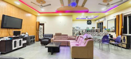 Junnar Villa | Shinobi Lakeview Retreat