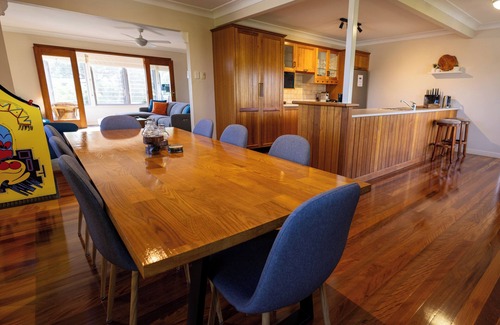 Budgewoi House | Shiny Diamond Lake View