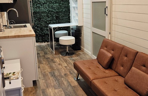 Lexington Cabin | Shipping Container Cabin - The Tuck
