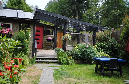 Tofino Apartment | Shipwreck Cottage at Chesterman Beach