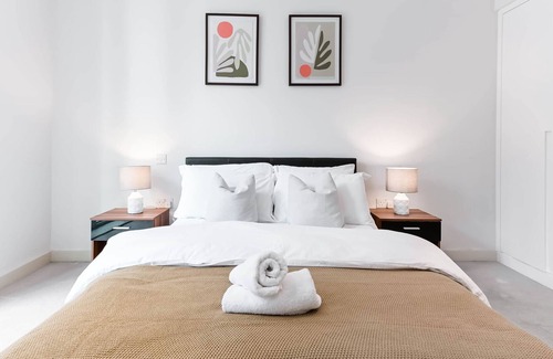 Royal Docks Apartment | Shipwrite - One Bed Apt