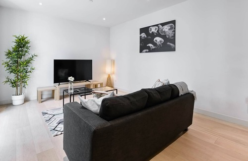 Royal Docks Apartment | Shipwrite - One Bed Apt