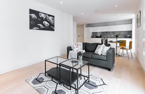 Royal Docks Apartment | Shipwrite - One Bed Apt