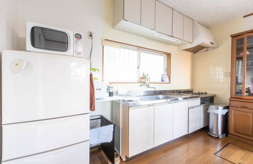 Tsubaki Onsen House | SHIRAHAMA HOT&DOG
