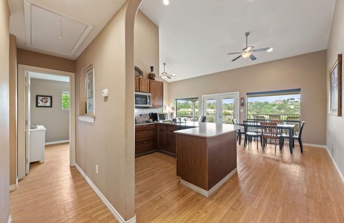 Lago Vista House | Shiraz Haus - Unit B