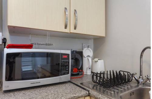 New Forest District Apartment | Shirley Apartments, Cozy Studio, Self Check in, 10 min Drive to City Centre, Walking to Redbridge Train Station