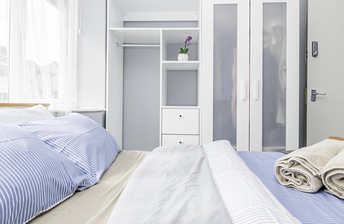 Southampton House | Shirley House 2 Guest House Self Catering by Southampton General Hospital
