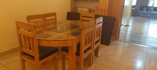 Brahmaur Apartment | Shiv Gaura homestay Bharmour