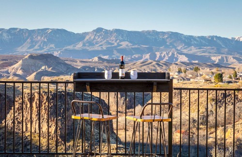 La Verkin Villa | Shocking View Stacker #9 at The Dwellings Pet Friendly