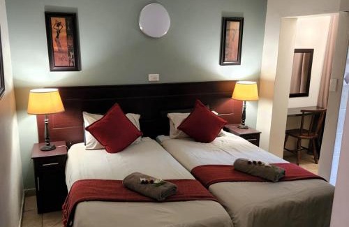 St. Lucia Cabin | Shonalanga Lodge