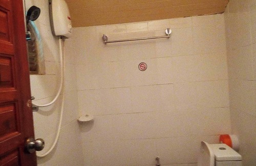 Yan Yao Hotel | Shong Hai Resort