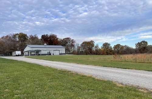 Grayridge House | Shop House located 8 miles from Otter Slough Conservation Area