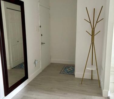 La Petite-Patrie Apartment | Shop & Stay Central 8