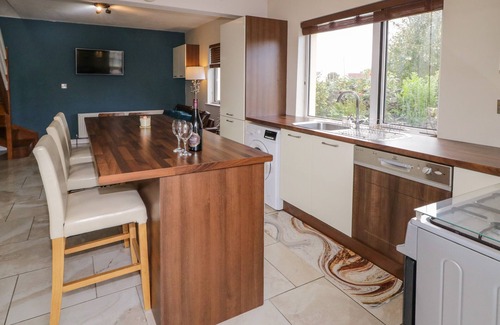 Portahack Cottage | SHORE ROAD, pet friendly, with a garden in Culdaff, County Donegal