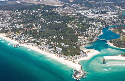 Currumbin Apartment | Shoreline 3 - Boutique beachfront apartment along Currumbin beach