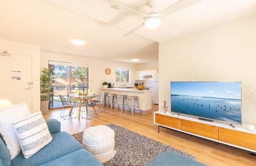 Nelson Bay Apartment | Shoreline, 9 1 Intrepid Cl - 200m to Shoal Bay beach and wifi