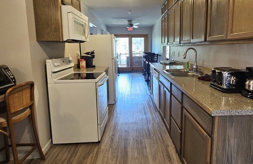 Confluence House | Shoreline Estates - Upper Apt Room D