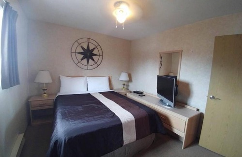 Okanagan-Similkameen Hotel | Shoreline Resort Condominiums