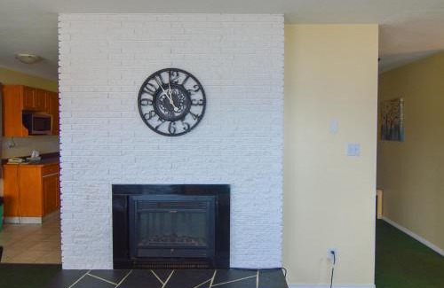 Okanagan-Similkameen Hotel | Shoreline Resort Condominiums
