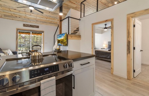 Pinetop-Lakeside Cottage | Shoreline Village Cabin 3