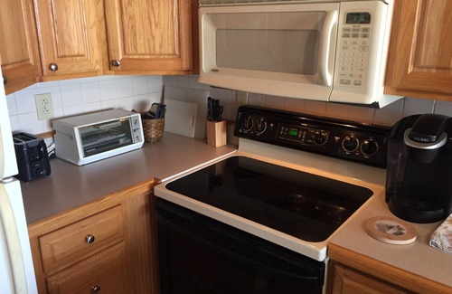 Port Clinton Condo | Shores #25: 1 BR sleeps 4